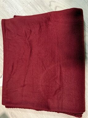Plush Burgundy Throw Blanket - Lightweight